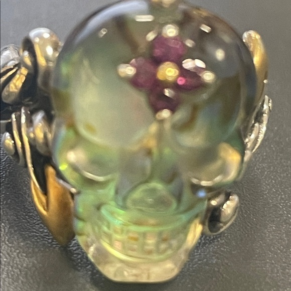 Barbara Bixby Silver and 14 K Gold Quartz Carved Skull Ring with Garnet Gemstone - Picture 6 of 8